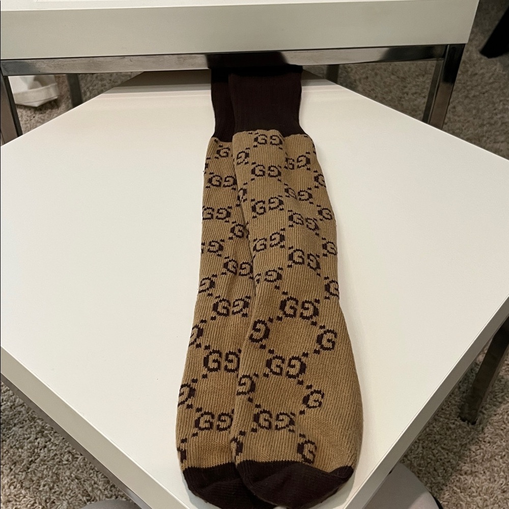 Authentic Gucci Beige and Dark Brown Unisex Socks - Picture 2 of 4